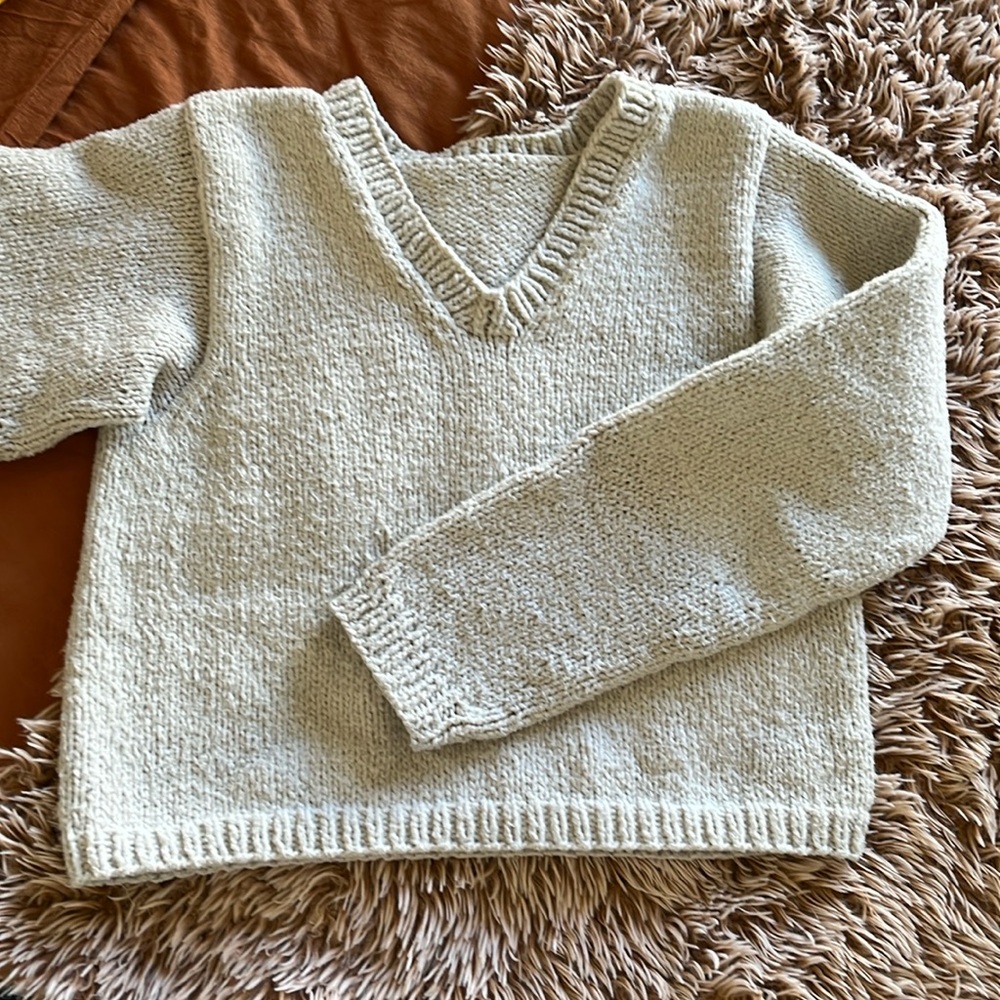 Handknit Cozy Cropped V-neck Sweater